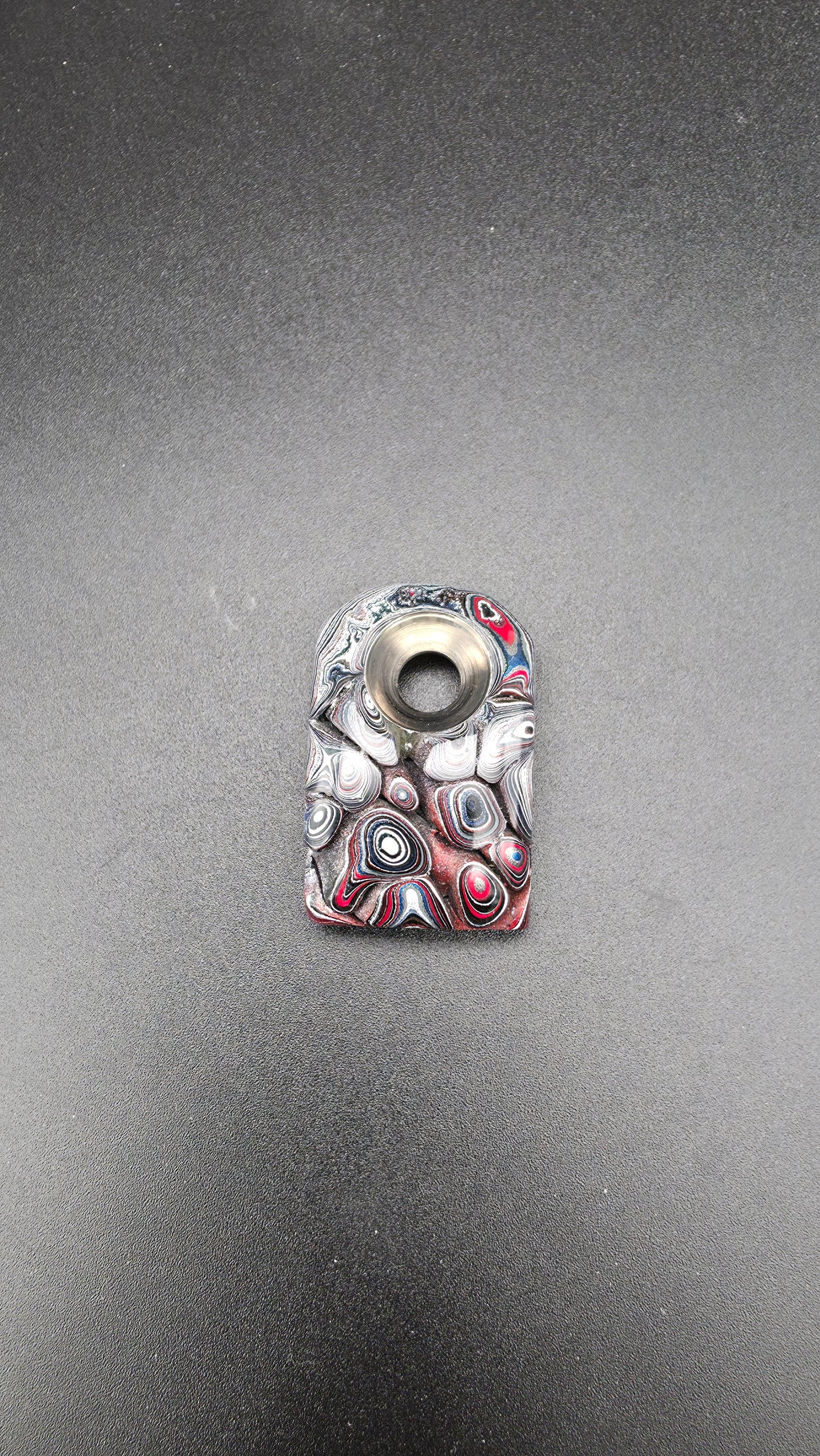 Fordite Carbon Titan Anhänger