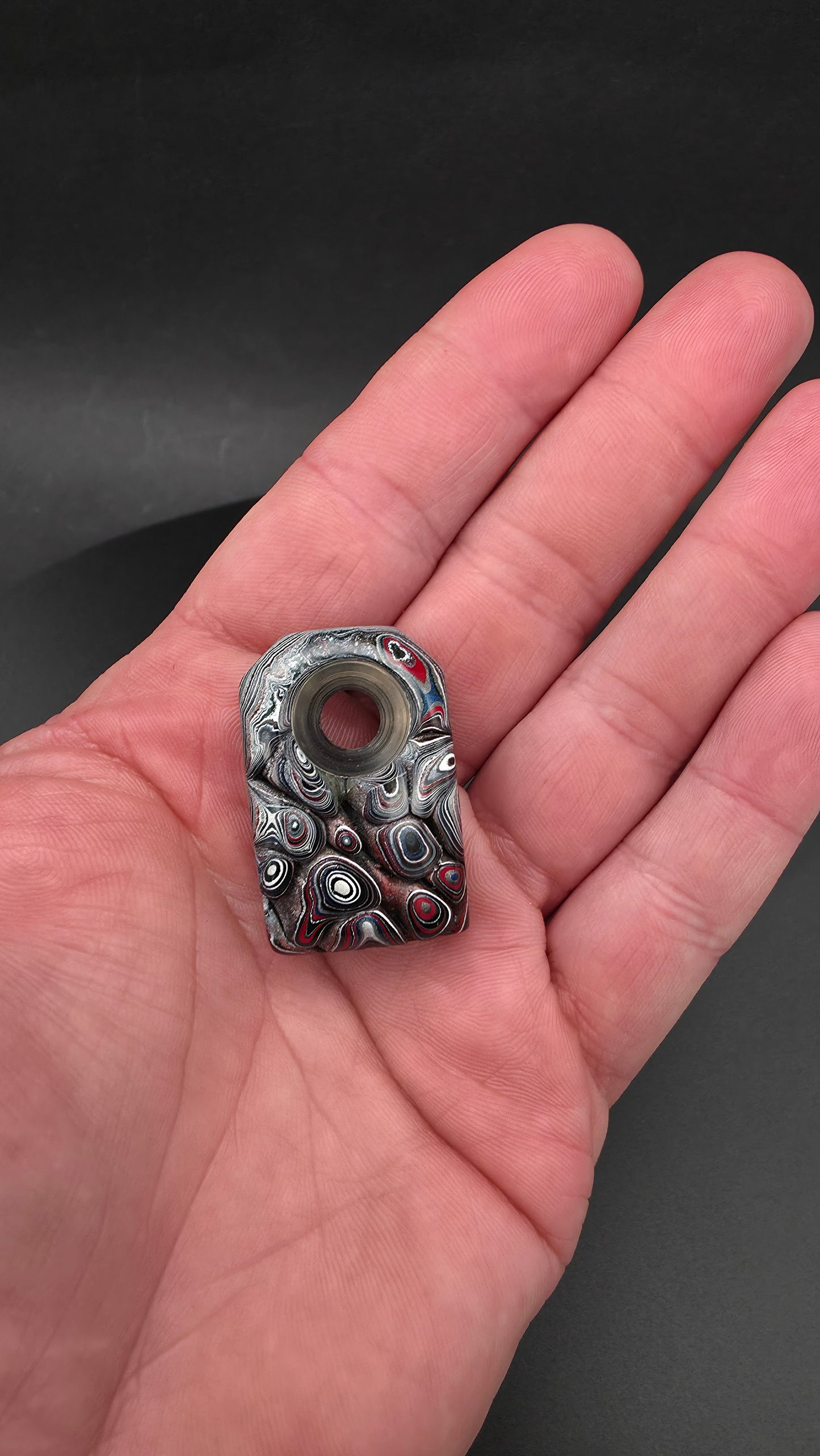 Fordite Carbon Titan Anhänger